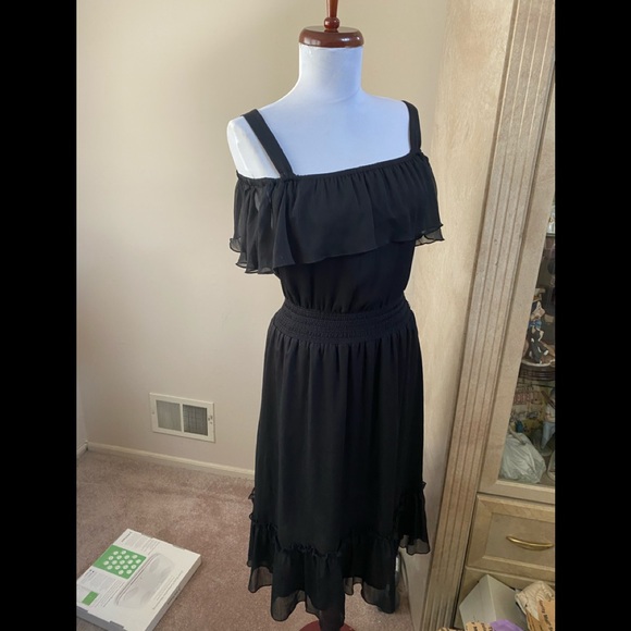 Tommy Hilfiger Dresses & Skirts - Black Tommy Hilfiger Peasant dress -Like new